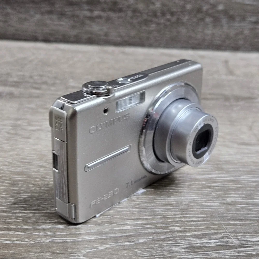 Olympus FE-230 Digital Camera 7.1MP Silver Compact Point and Shoot for parts